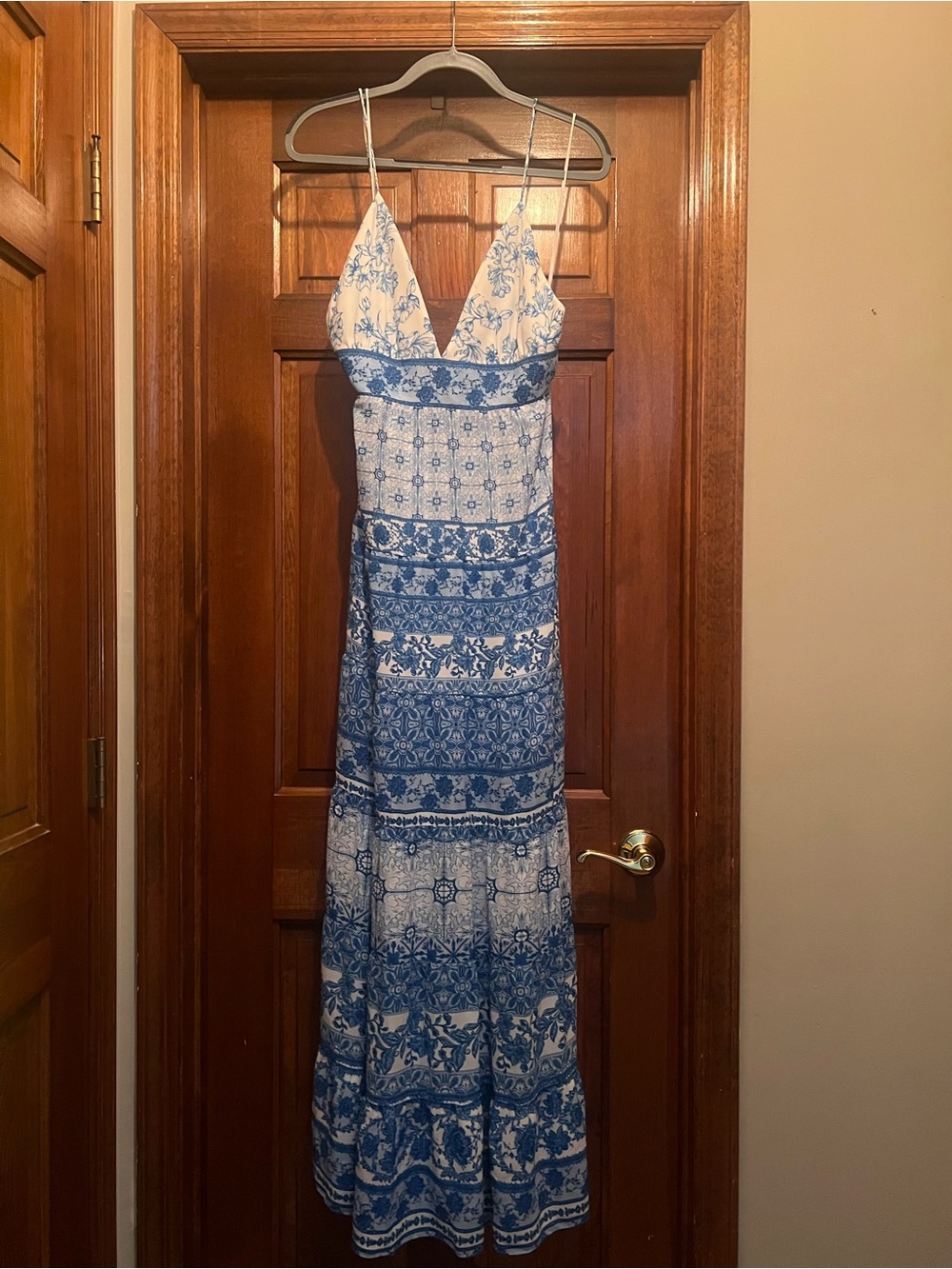 Alice + Olivia Blue & White Strappy Maxi Dress - Elegant Patterned Summer Dress